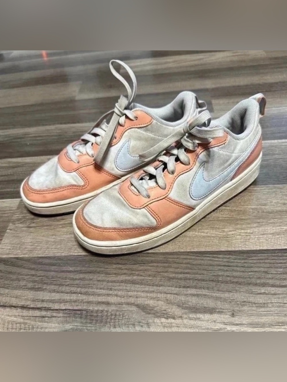 Nike Court Borough SE lace up sneaker shoes girls 5 youth